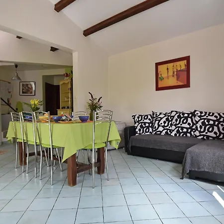 Saint-bres Pool & Nature