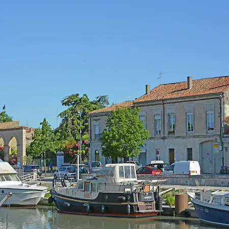 Saint-bres Pool & Nature *