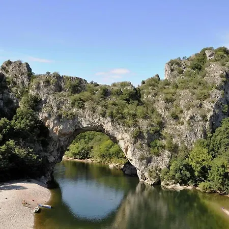 Saint-Bres Pool & Nature Saint-Bres (Gard)