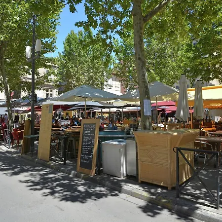 Saint-bres Pool & Nature