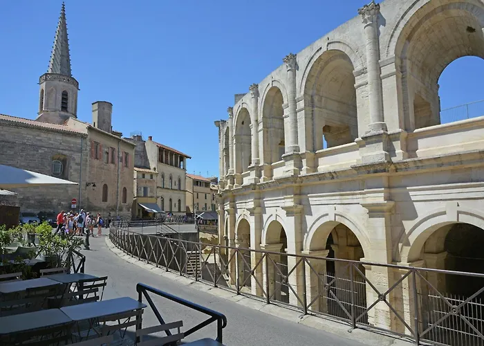 Willa Saint-bres Pool & Nature