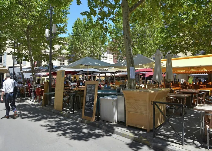 Saint-bres Pool & Nature